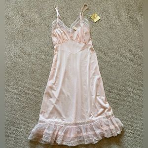 Vintage Full Slip - NWT LUXITE Pink 32
